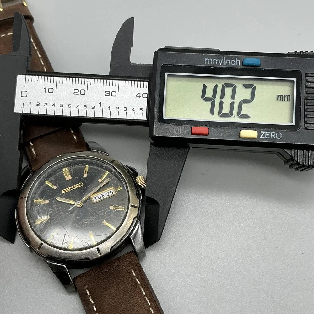 Seiko Mens Watch 40mm Chipped Crystal Leather Day Date 7N43-0A20 New Battery